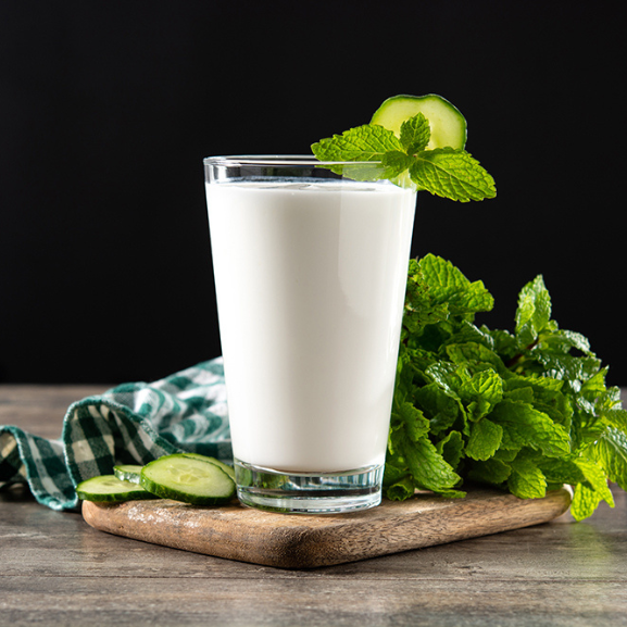 Ayran-kevätkeitto vehnällä